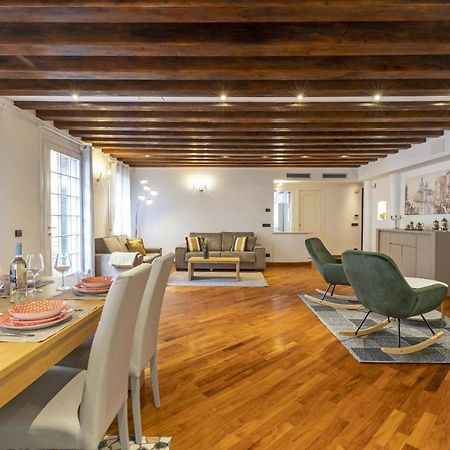 Tolentini Canal View & Terrace By Wonderful Italy 베니스 외부 사진
