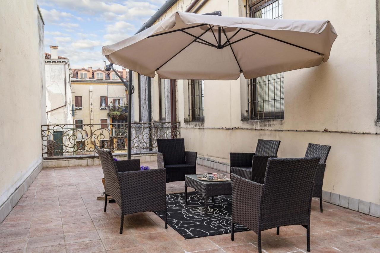 Tolentini Canal View & Terrace By Wonderful Italy 베니스 외부 사진