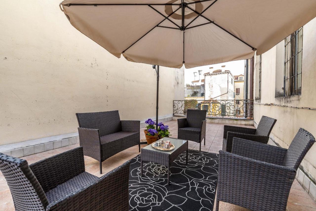 Tolentini Canal View & Terrace By Wonderful Italy 베니스 외부 사진