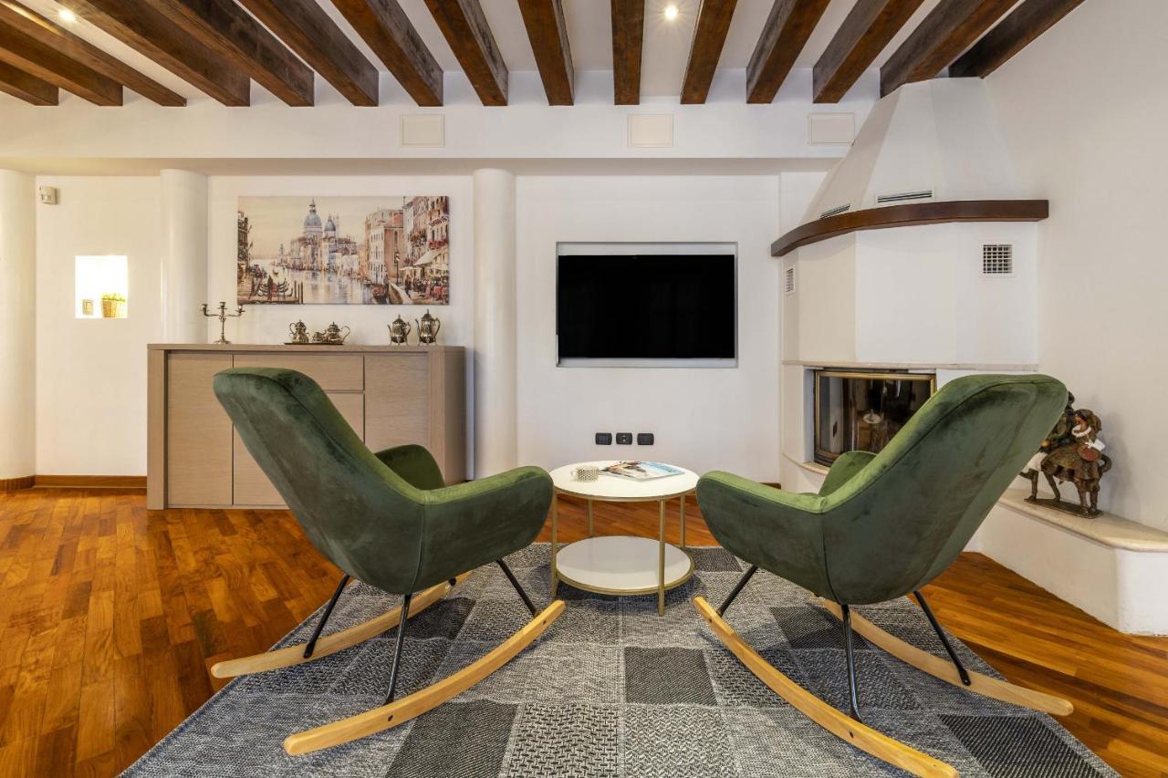 Tolentini Canal View & Terrace By Wonderful Italy 베니스 외부 사진